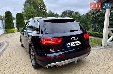 Внедорожник / Кроссовер Audi Q7 2017 в 