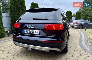 Внедорожник / Кроссовер Audi Q7 2017 в 