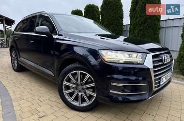 Внедорожник / Кроссовер Audi Q7 2017 в 