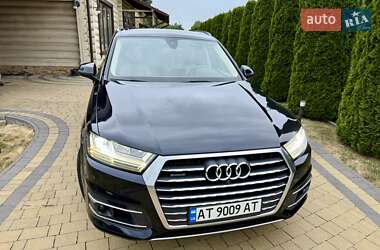 Внедорожник / Кроссовер Audi Q7 2017 в 