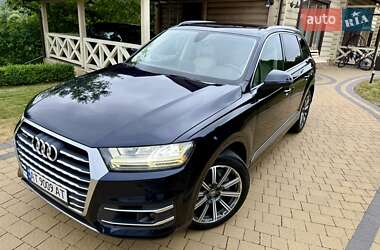 Внедорожник / Кроссовер Audi Q7 2017 в 