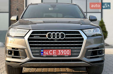 Внедорожник / Кроссовер Audi Q7 2017 в 