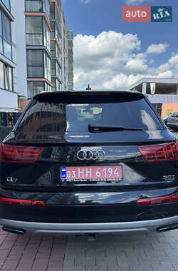 Позашляховик / Кросовер Audi Q7 2015 в 