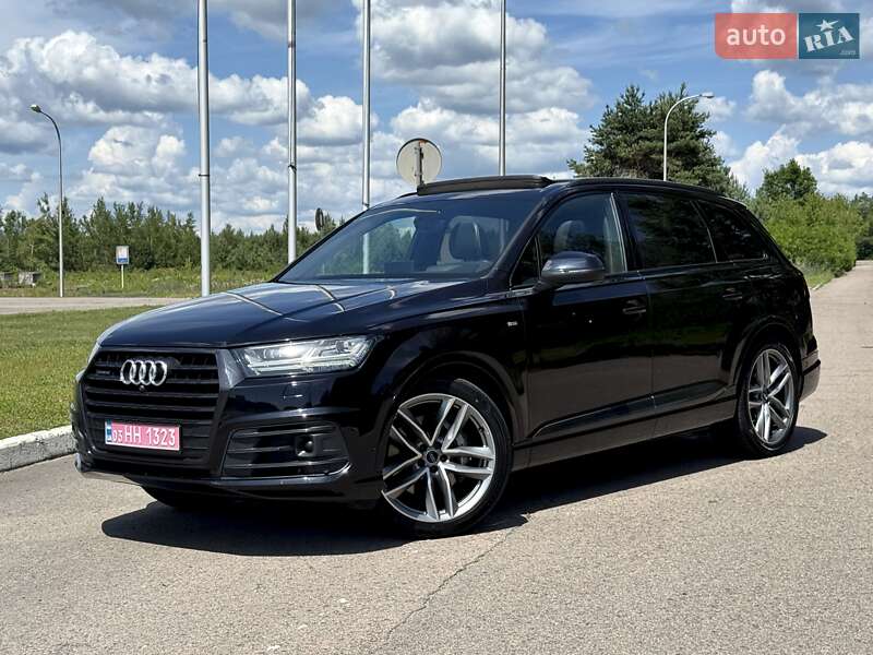 Позашляховик / Кросовер Audi Q7 2019 в 