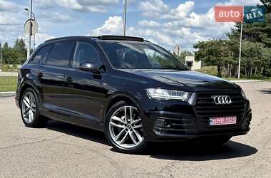 Позашляховик / Кросовер Audi Q7 2019 в 