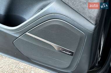 Позашляховик / Кросовер Audi Q7 2019 в 