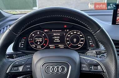 Позашляховик / Кросовер Audi Q7 2019 в 