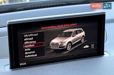 Позашляховик / Кросовер Audi Q7 2019 в 