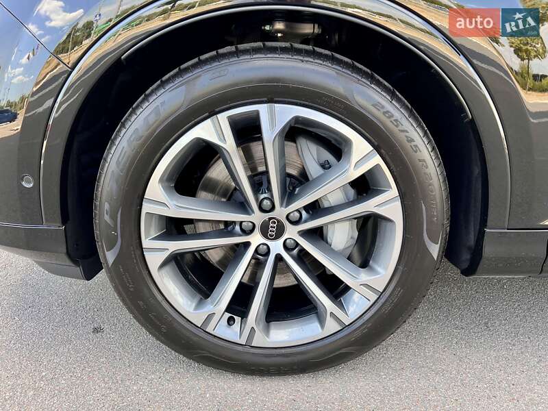 Позашляховик / Кросовер Audi Q7 2025 в Києві