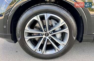 Позашляховик / Кросовер Audi Q7 2025 в 