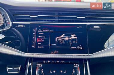 Позашляховик / Кросовер Audi Q7 2025 в 