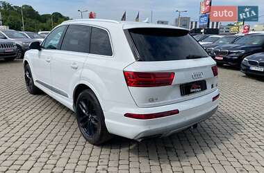 Внедорожник / Кроссовер Audi Q7 2016 в 