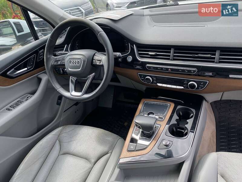 Позашляховик / Кросовер Audi Q7 2016 в Львові