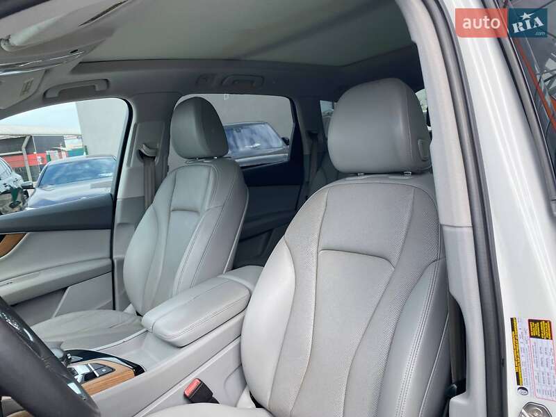 Позашляховик / Кросовер Audi Q7 2016 в Львові