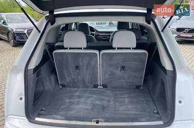 Внедорожник / Кроссовер Audi Q7 2016 в 