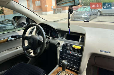 Позашляховик / Кросовер Audi Q7 2007 в 