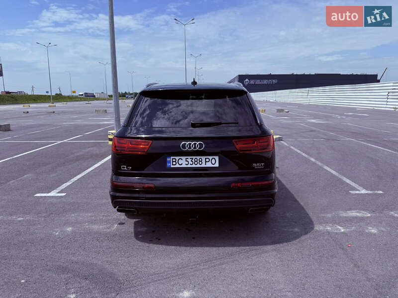 Позашляховик / Кросовер Audi Q7 2016 в Львові