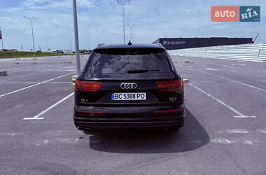 Позашляховик / Кросовер Audi Q7 2016 в 