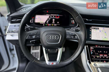 Позашляховик / Кросовер Audi Q7 2022 в 