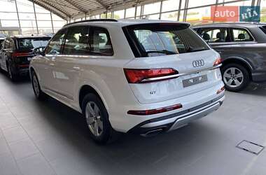 Позашляховик / Кросовер Audi Q7 2025 в 