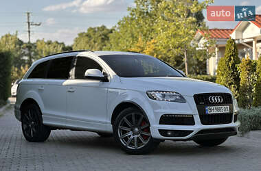 Позашляховик / Кросовер Audi Q7 2013 в 