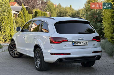 Позашляховик / Кросовер Audi Q7 2013 в 