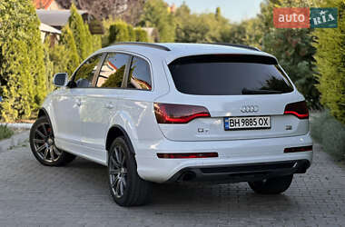 Позашляховик / Кросовер Audi Q7 2013 в 
