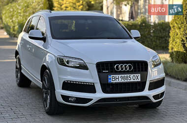 Позашляховик / Кросовер Audi Q7 2013 в 