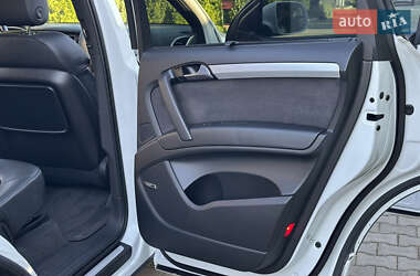 Позашляховик / Кросовер Audi Q7 2013 в 