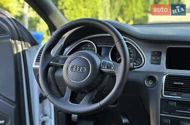 Позашляховик / Кросовер Audi Q7 2013 в 