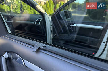 Позашляховик / Кросовер Audi Q7 2013 в 
