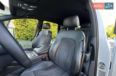 Позашляховик / Кросовер Audi Q7 2013 в 