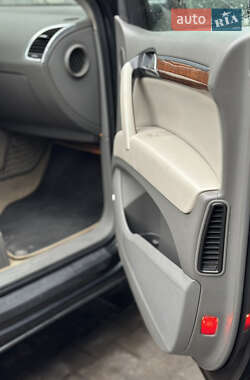 Внедорожник / Кроссовер Audi Q7 2007 в 