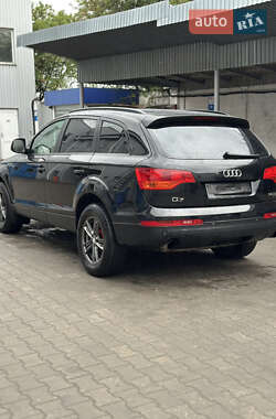 Внедорожник / Кроссовер Audi Q7 2007 в 