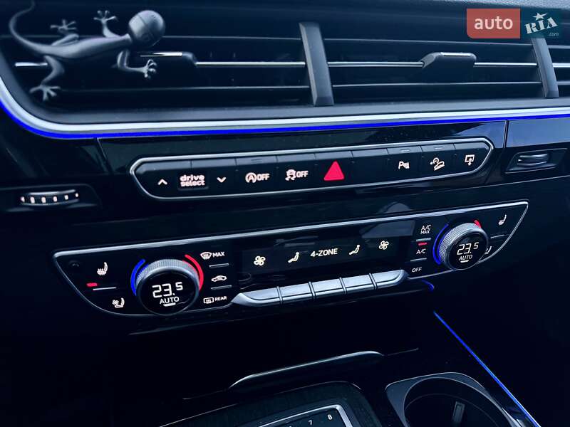 Позашляховик / Кросовер Audi Q7 2016 в Києві
