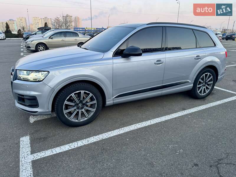 Позашляховик / Кросовер Audi Q7 2016 в Києві