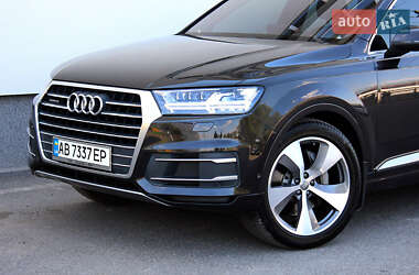 Позашляховик / Кросовер Audi Q7 2016 в 