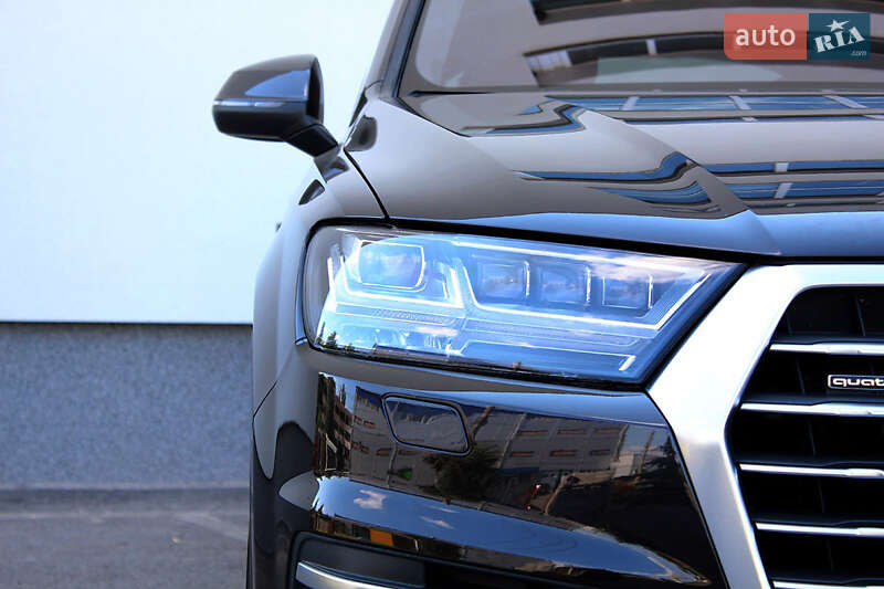 Позашляховик / Кросовер Audi Q7 2016 в Вінниці