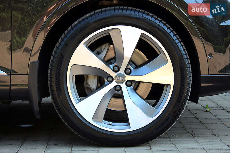 Позашляховик / Кросовер Audi Q7 2016 в Вінниці