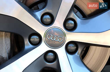 Позашляховик / Кросовер Audi Q7 2016 в 