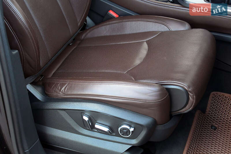 Позашляховик / Кросовер Audi Q7 2016 в Вінниці