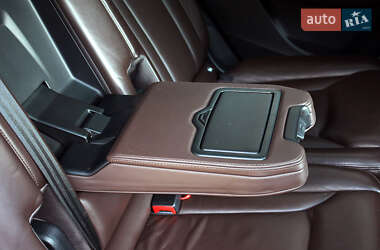 Позашляховик / Кросовер Audi Q7 2016 в 