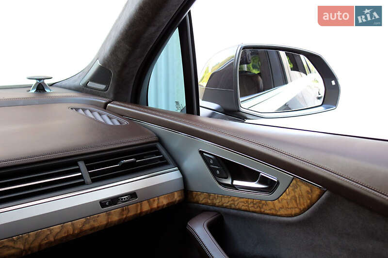 Позашляховик / Кросовер Audi Q7 2016 в Вінниці