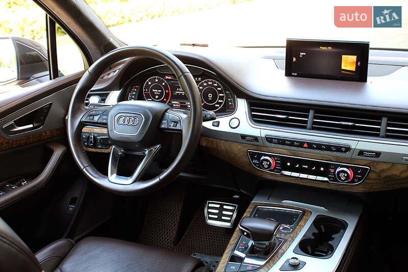 Позашляховик / Кросовер Audi Q7 2016 в Вінниці