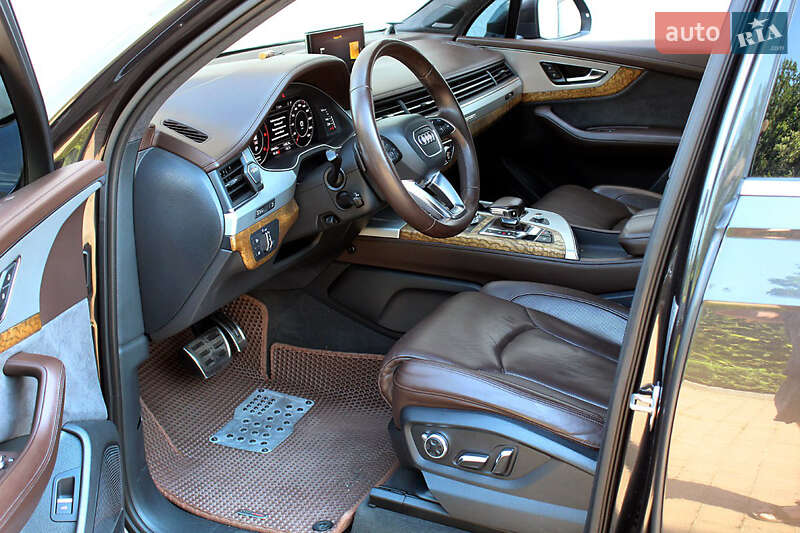 Позашляховик / Кросовер Audi Q7 2016 в Вінниці