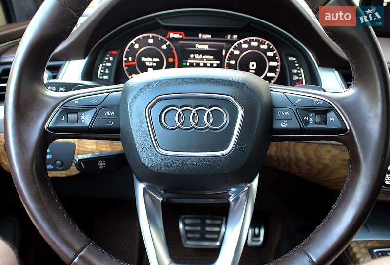 Позашляховик / Кросовер Audi Q7 2016 в Вінниці
