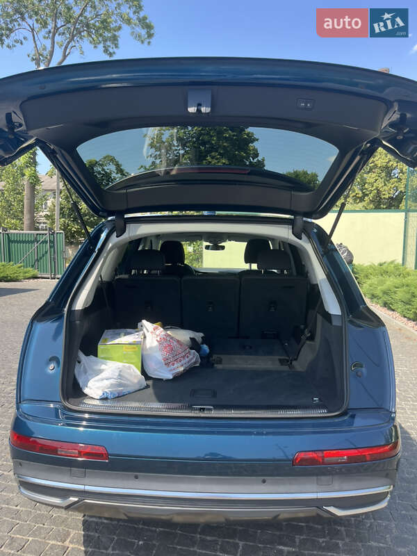 Позашляховик / Кросовер Audi Q7 2020 в Житомирі