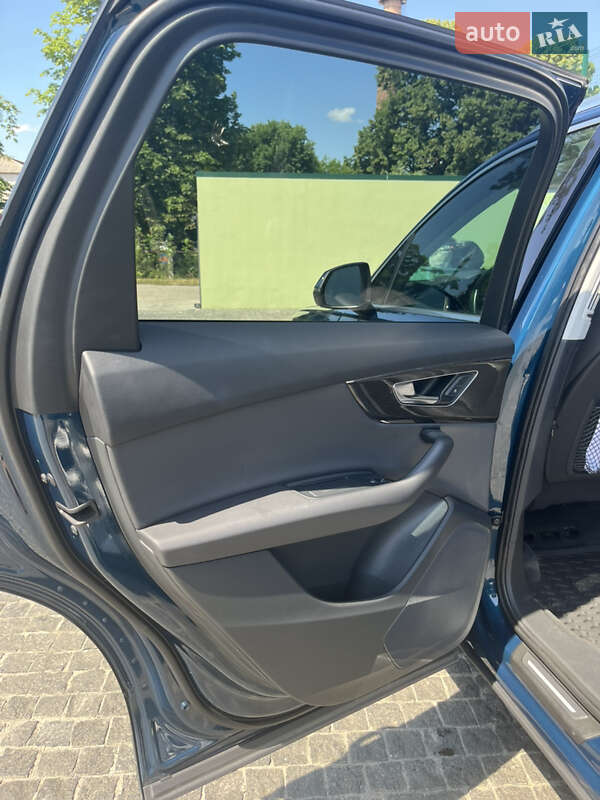 Позашляховик / Кросовер Audi Q7 2020 в Житомирі