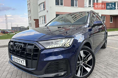 Позашляховик / Кросовер Audi Q7 2020 в 