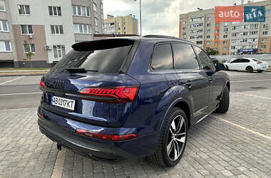 Позашляховик / Кросовер Audi Q7 2020 в 